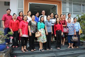 Đoàn cán bộ tỉnh Svay Rieng đến thăm Hội Chữ thập đỏ tỉnh Tây Ninh